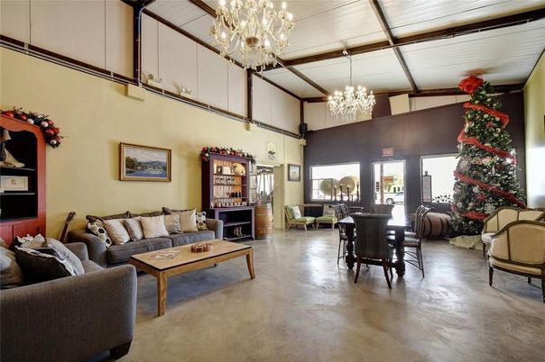 Chandelier, Dining room, Interior, Living room