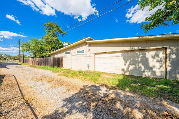 Backyard, Detached Garage, Exterior