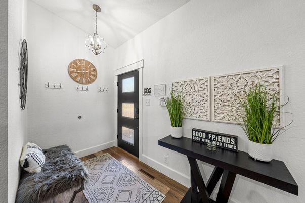 Interior, Pendant Lights, Wood Texture Flooring