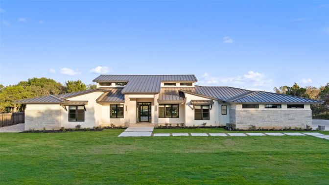 Backyard, Exterior, Facade, Farmhouse
