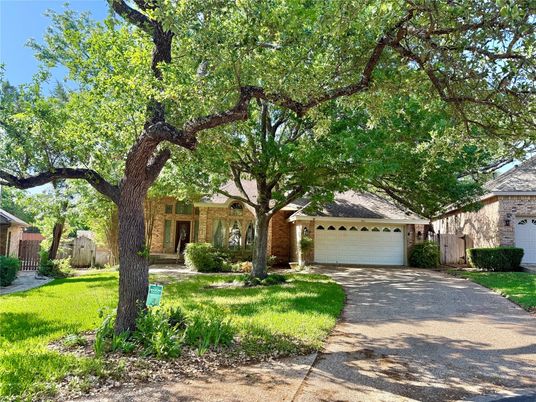 Attached, Exterior, Facade, Brick Facade, Ranch