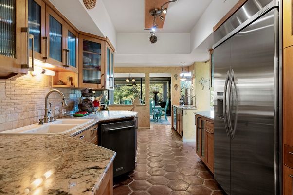 Dining room, Interior, Kitchen, Pendant Lights, Stainless Steel Appliances