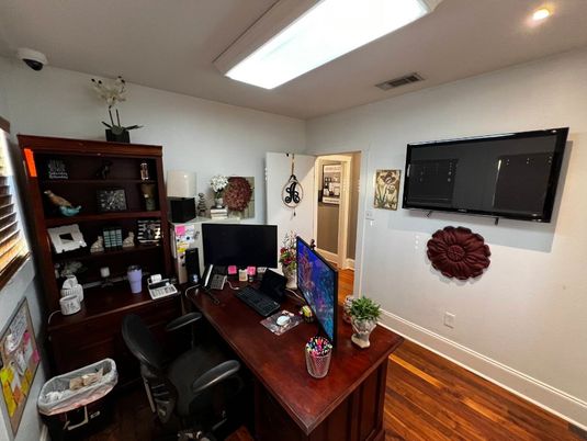 Home Office, Interior, Recessed Lighting, Wood Texture Flooring