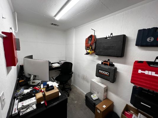 Home Office, Interior