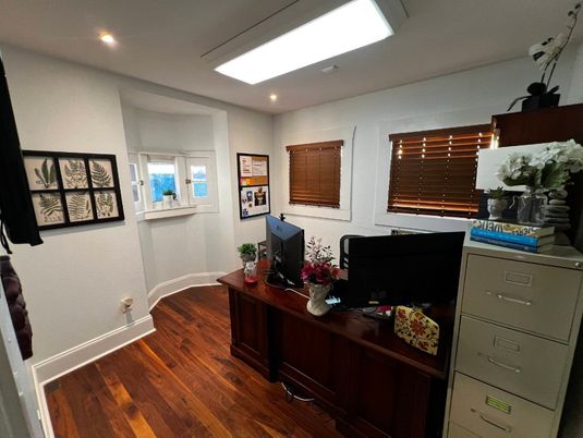Home Office, Interior, Recessed Lighting, Wood Texture Flooring