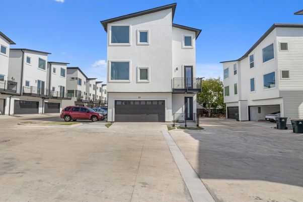 Attached, Exterior, Facade, Modern