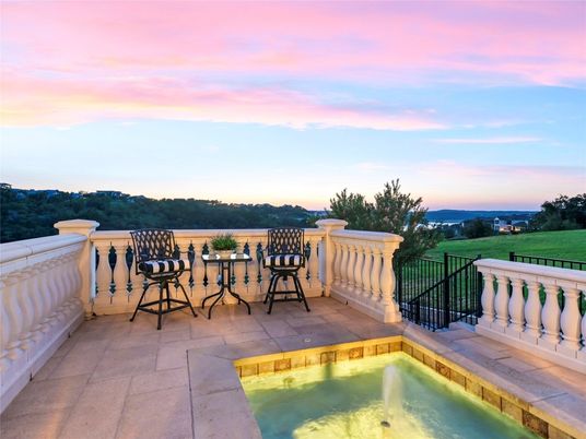 Exterior, Pool, Water