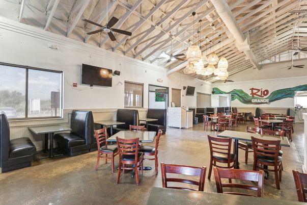 Chandelier, Dining room, Interior, Pendant Lights