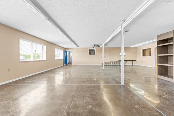 Garage, Interior