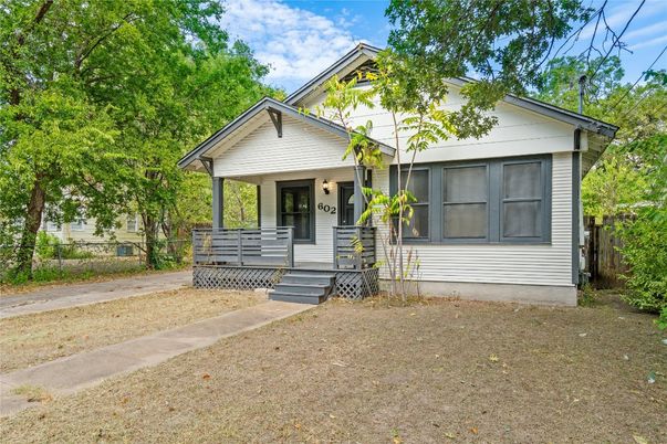 Backyard, Exterior, Facade, Queen Anne Victorian