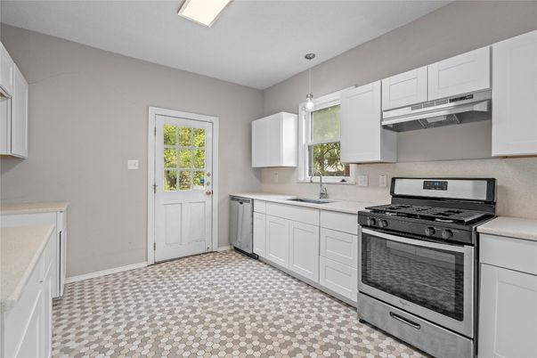 Interior, Kitchen, Pendant Lights, Stainless Steel Appliances