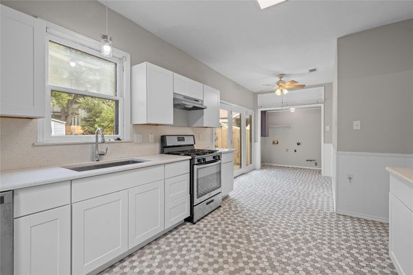 Interior, Kitchen, Pendant Lights, Stainless Steel Appliances