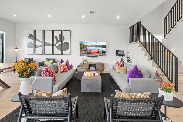 Fitness Equipment, Interior, Living room, Recessed Lighting, Wood Texture Flooring