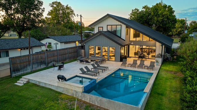 Exterior, Pool