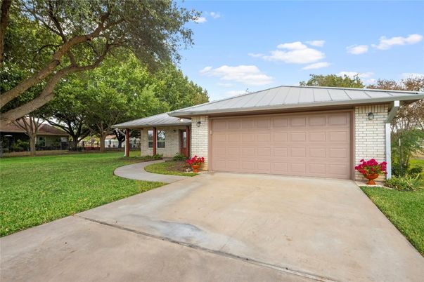 Backyard, Detached Garage, Exterior