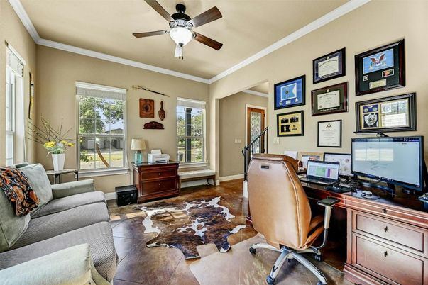 Home Office, Interior