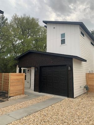 Attached, Exterior, Facade, Modern