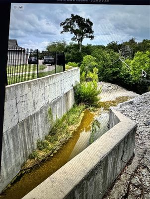 Exterior, Water