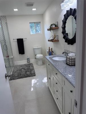 Bathroom, Dual Sink Vanities, Interior, Recessed Lighting