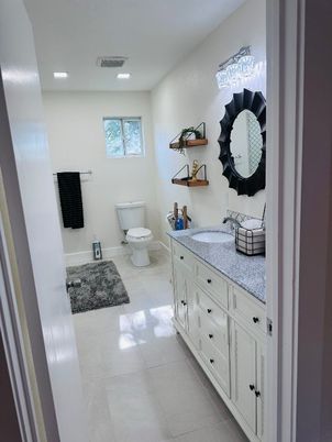 Bathroom, Dual Sink Vanities, Interior, Recessed Lighting