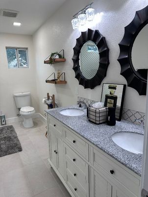 Bathroom, Dual Sink Vanities, Interior, Recessed Lighting