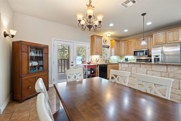 Chandelier, Dining room, Interior, Kitchen, Recessed Lighting, Stainless Steel Appliances