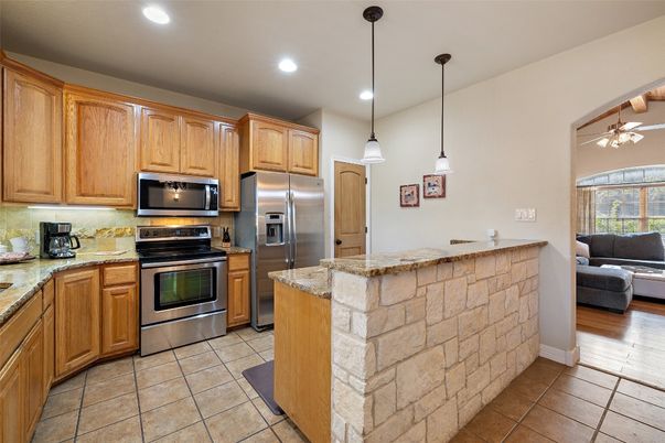 Interior, Kitchen, Living room, Pendant Lights, Recessed Lighting, Stainless Steel Appliances