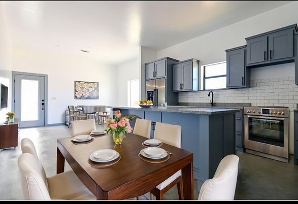 Dining room, Interior, Kitchen, Stainless Steel Appliances