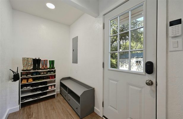 Interior, Recessed Lighting, Wood Texture Flooring