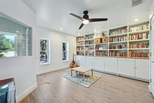 Interior, Recessed Lighting, Wood Texture Flooring