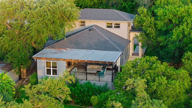 Exterior, Drone