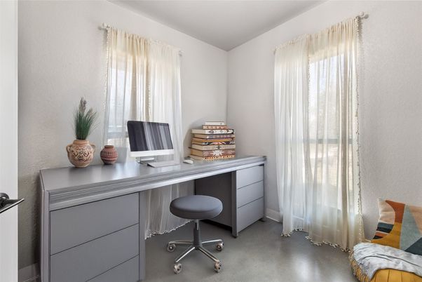 Home Office, Interior