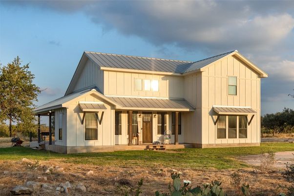 Backyard, Exterior, Facade, Farmhouse