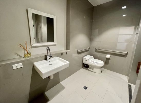 Bathroom, Interior, Recessed Lighting