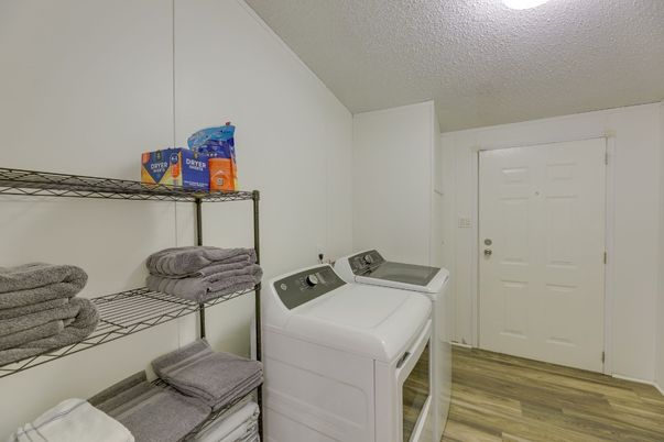 Interior, Washer, Wood Texture Flooring