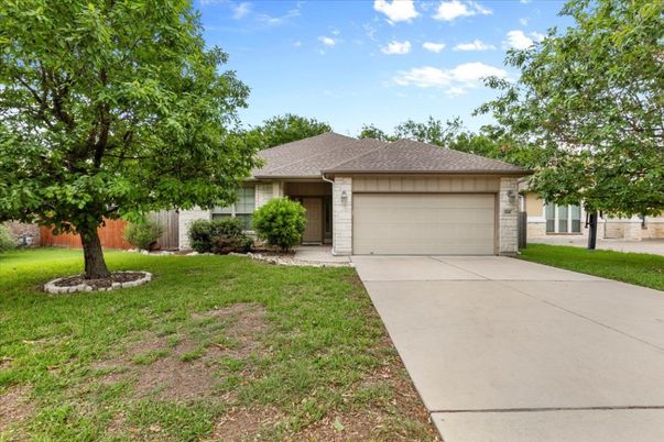 Attached, Exterior, Facade, Ranch