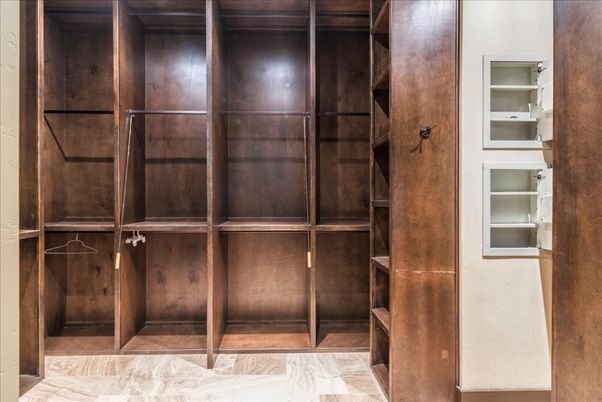 Interior, Walk-in Closets