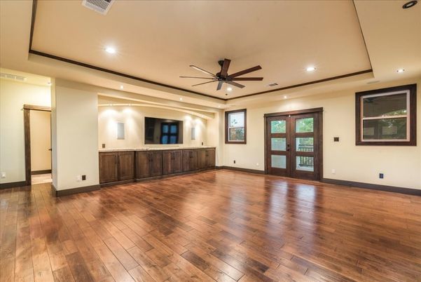 Empty room, Interior, Recessed Lighting, Wood Texture Flooring