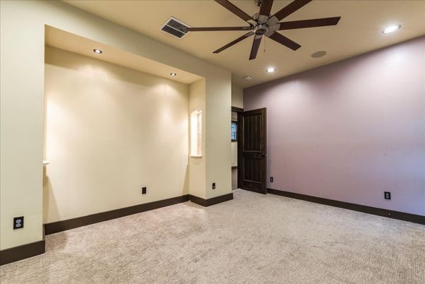 Empty room, Interior, Recessed Lighting