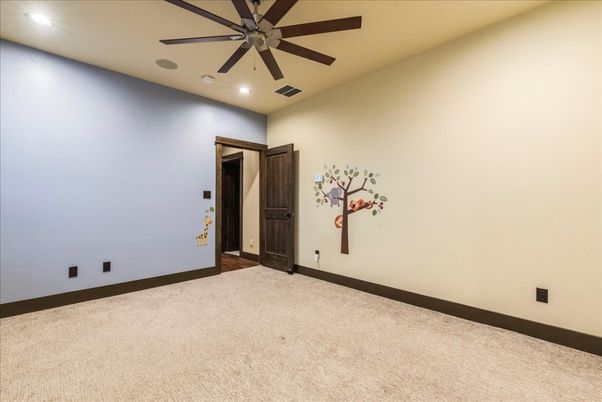 Empty room, Interior, Recessed Lighting