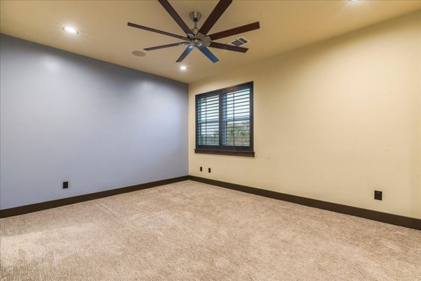 Empty room, Interior, Recessed Lighting