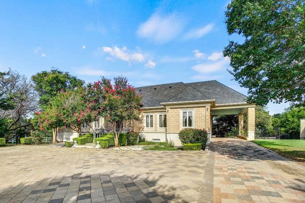 Backyard, Exterior, Facade, Brick Facade, French Provincial