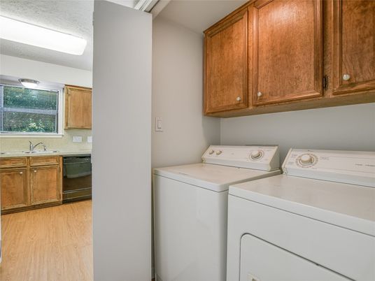 Interior, Washer, Wood Texture Flooring