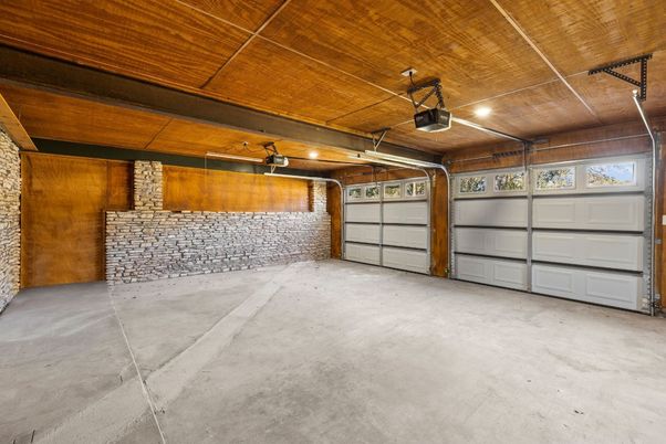 Garage, Interior, Wooden Ceilings