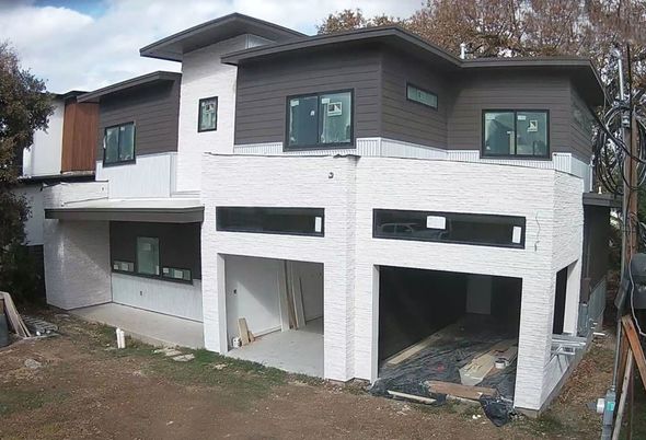 Attached, Exterior, Facade, Rowhouse