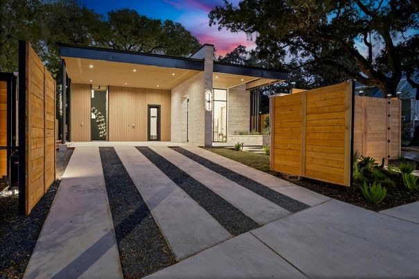 Backyard, Exterior, Facade, Modern