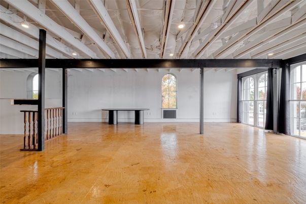 Empty room, Interior, Wooden Beams