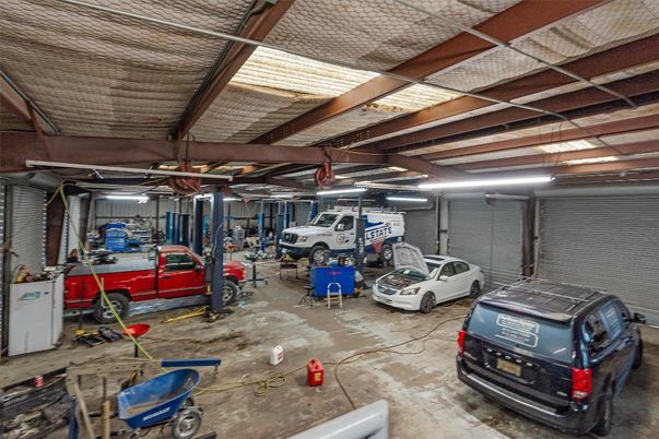Garage, Interior
