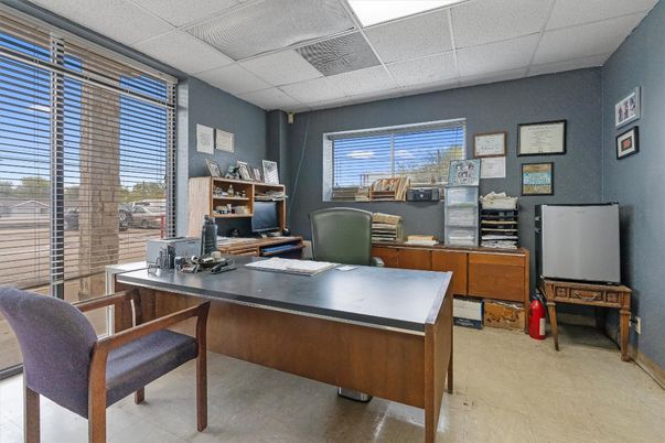 Home Office, Interior