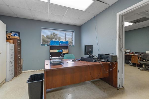 Home Office, Interior